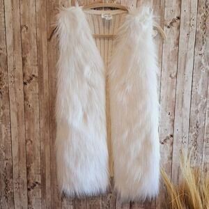 Hippie Rose Womens faux fur vest white